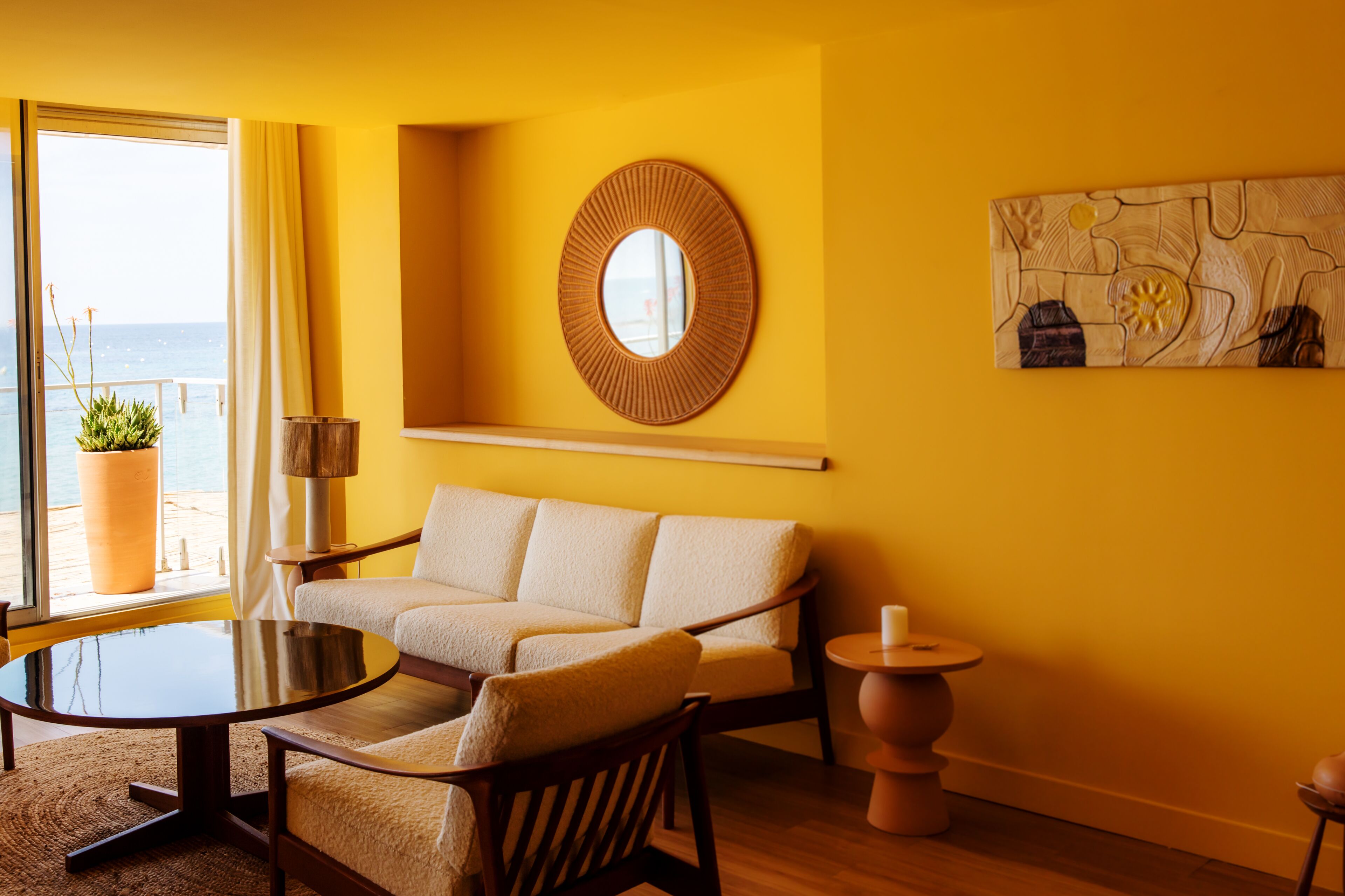 body treatments, body wraps, body scrubs, facials, 2 treatment rooms