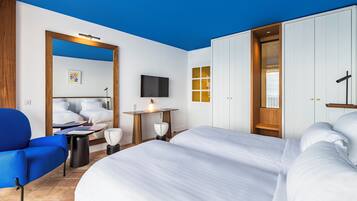 Premium bedding, minibar, in-room safe, desk