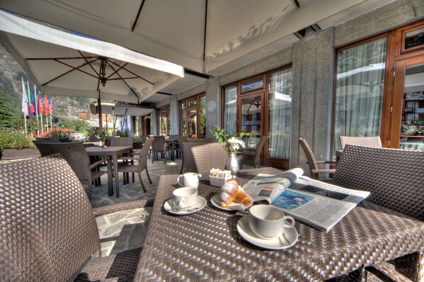 Petit déjeuner buffet