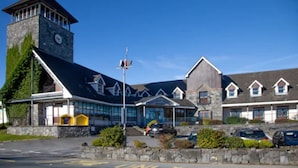 Front of property - Peacockes Hotel (Maam Cross)