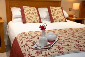 Desk, iron/ironing board, free WiFi - Peacockes Hotel (Maam Cross)