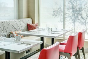 Lobby - Hilton Garden Inn Lakewood (Lakewood)