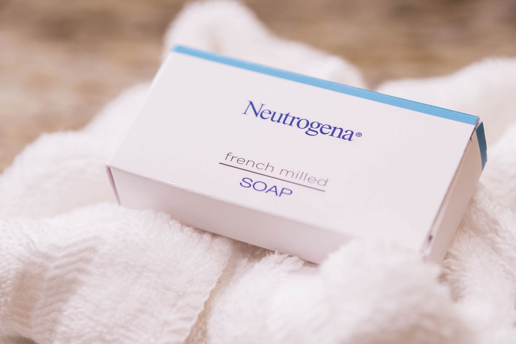 Comodidades do banheiro | Chuveiro/banheira combinados, produtos de toalete grátis