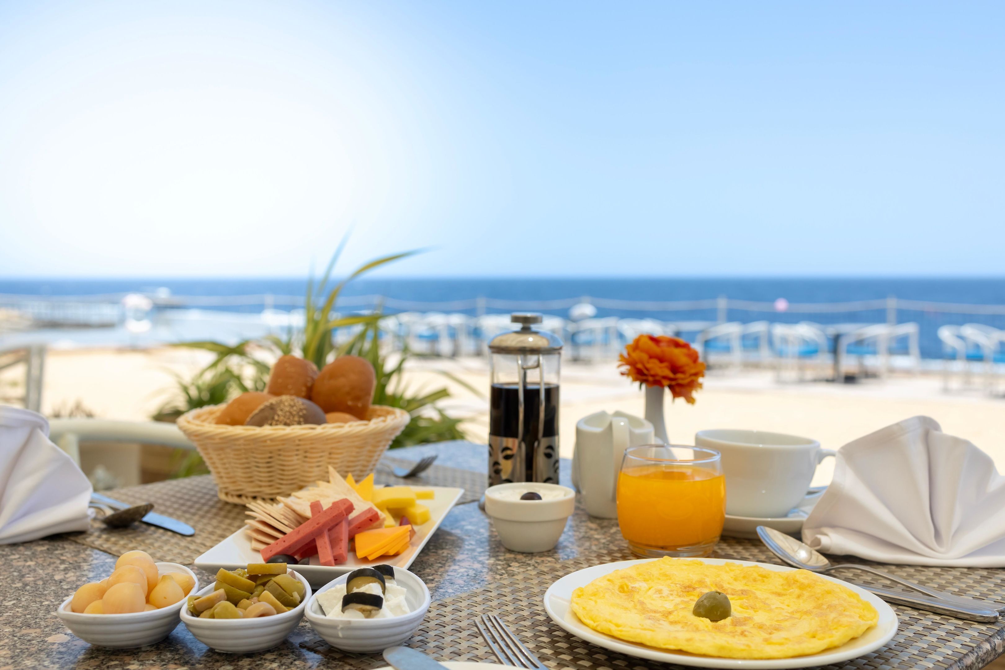 5 restaurants, international cuisine