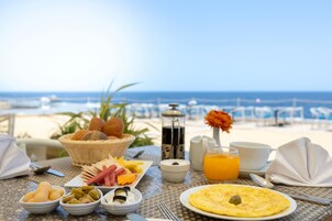 5 restaurants, international cuisine