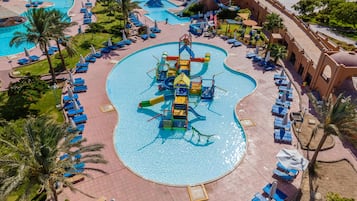 7 AuĂenpools, LiegestĂŒhle