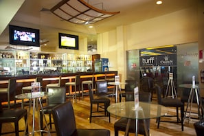 Bar (on property) - Radisson Colon 2000 Hotel & Casino at Cruise Port & Duty Free Mall (Colon)