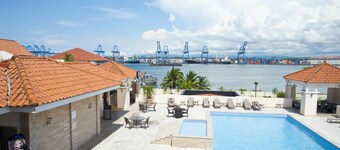 Radisson Colon 2,000 Hotel & Casino