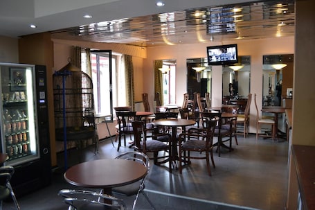Restaurant. Eurocap Hotel