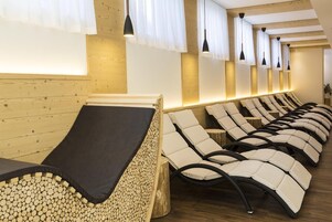 Un sauna, baño turco, tratamientos corporales, baños de arcilla