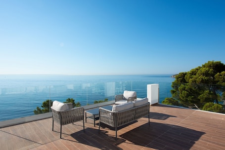 Deluxe Apartment, Terrace, Sea View | Beach/ocean view