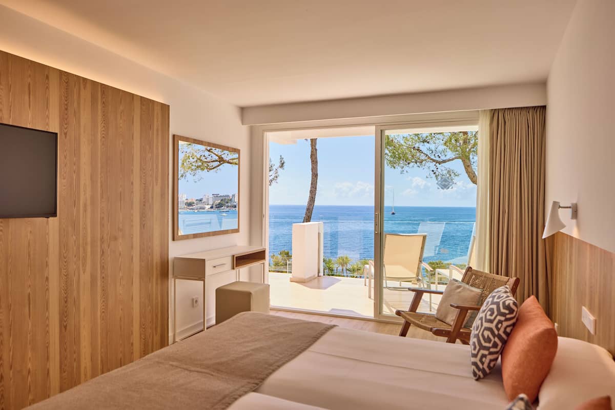 Premium Apartment, Balcony, Sea View | 1 bedroom, down comforters, in-room safe, laptop workspace