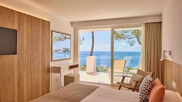 Apartamento Premium, balcón, vistas al mar | Edredones de plumas, caja fuerte, espacio para trabajar con un portátil