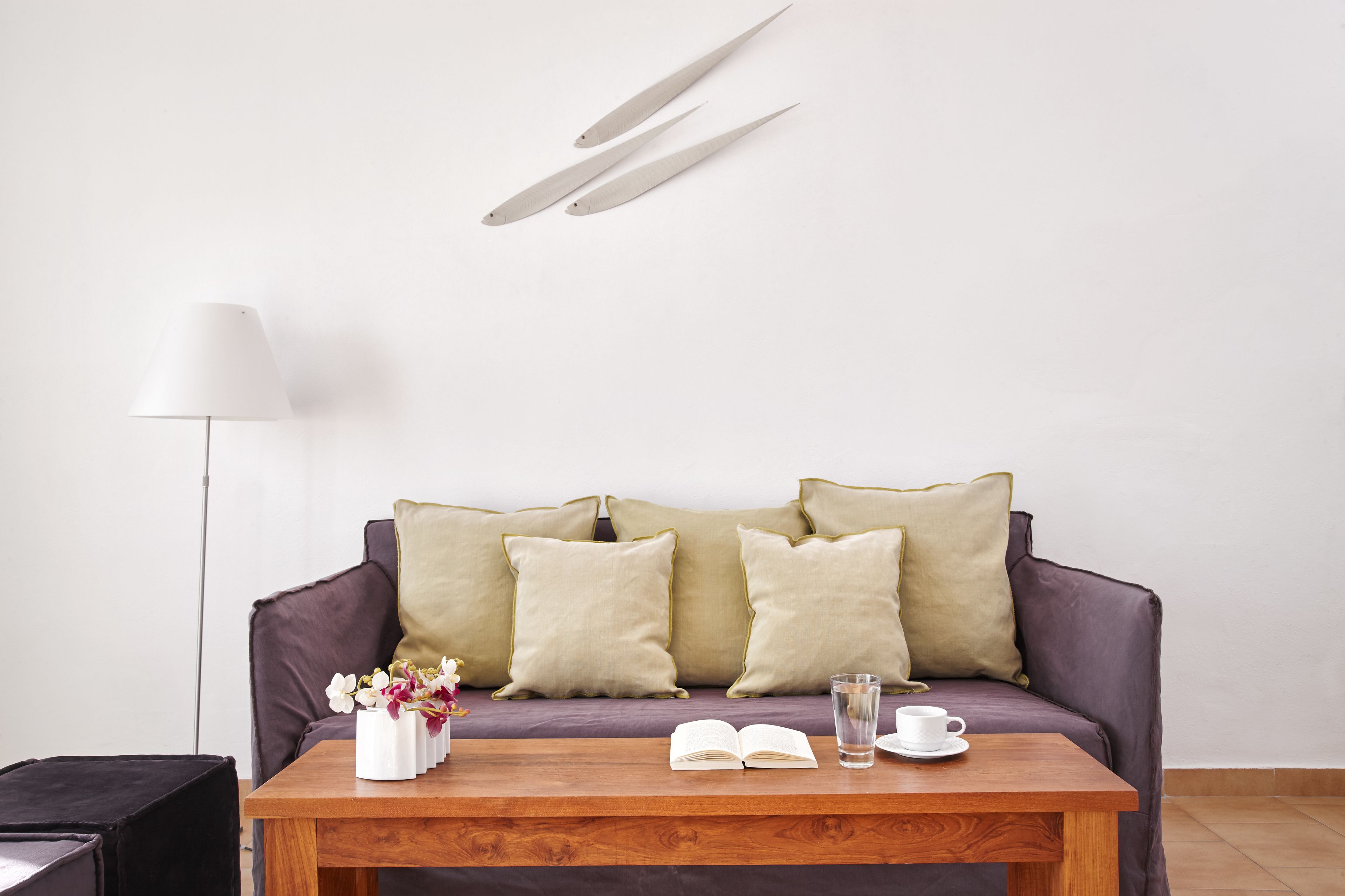 junior suite, sea view | living area | tv