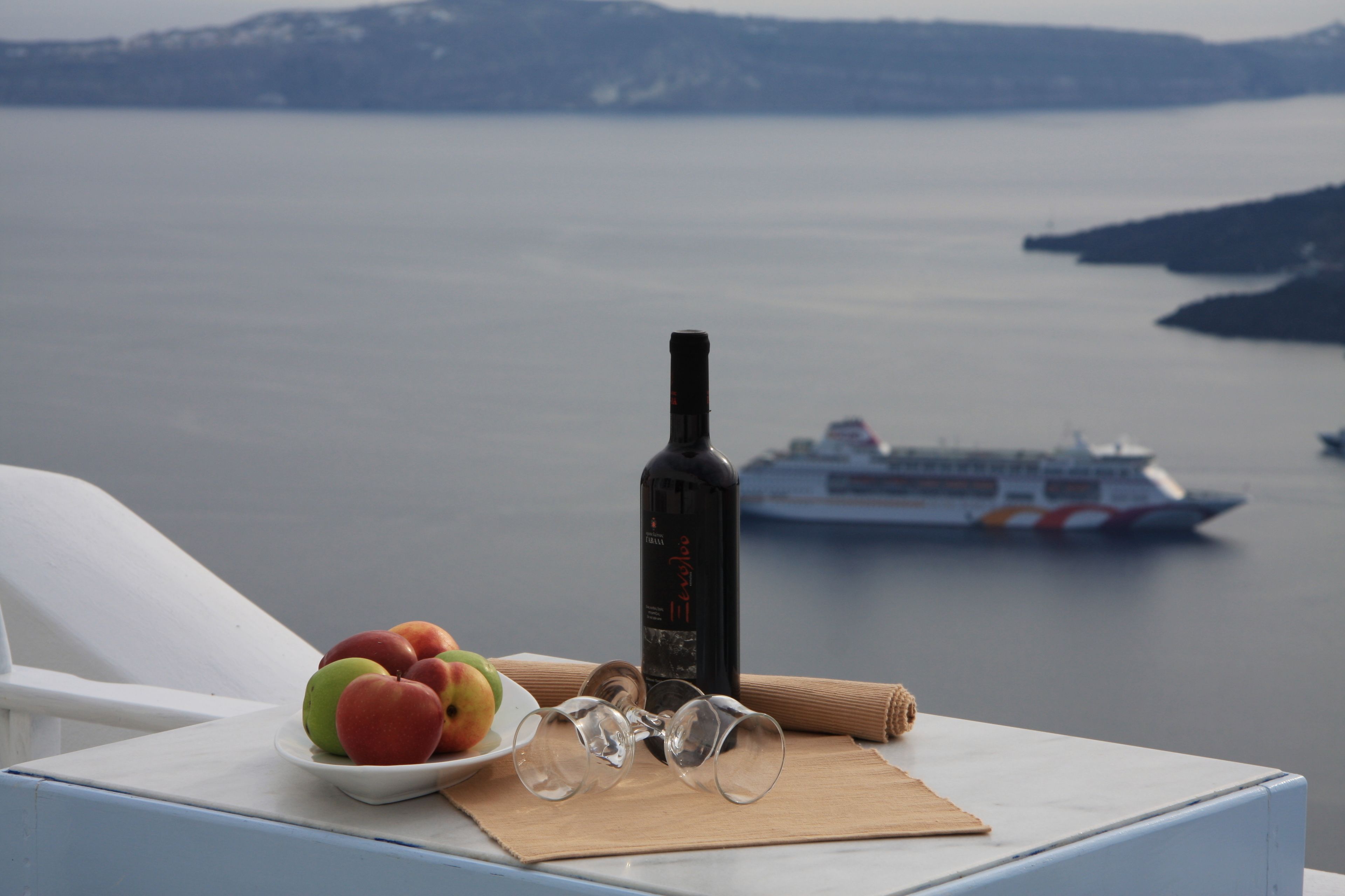 Foto - Manos Small World