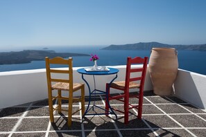 Exterior - Manos Small World (Santorini)