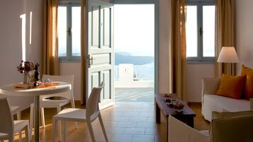 Family Suite, Sea View | In-room dining