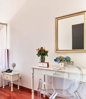 Junior Suite | Minibar, in-room safe, desk, free cots/infant beds - La Chicca Palace Hotel (Milazzo)