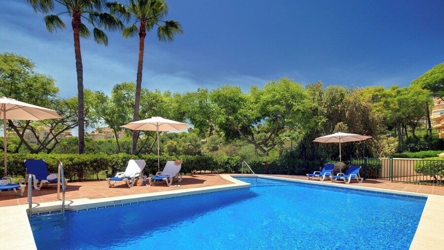 Elviria Hills Living