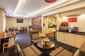 Free continental breakfast 