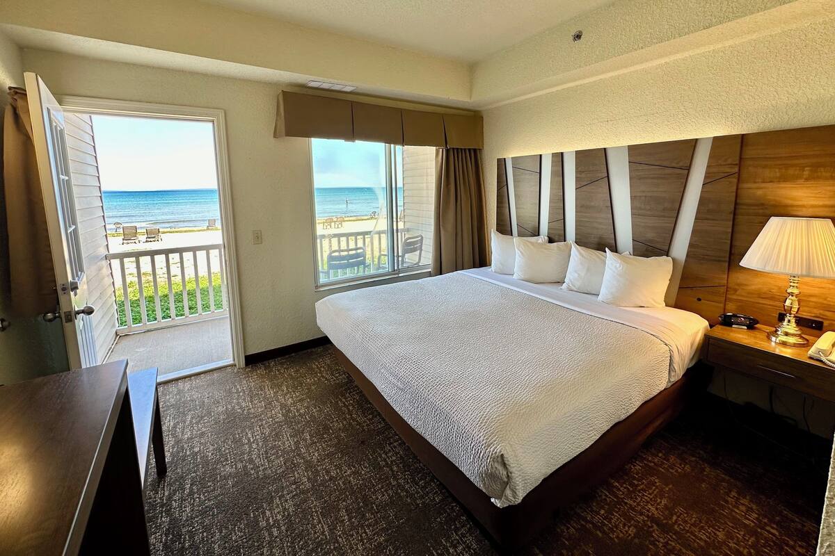 Basic-rum | 2 sovrum, allergitestade sängkläder, skrivbord och mörkläggningsgardiner