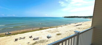 Mackinaw Beach & Bay Inn & Suites