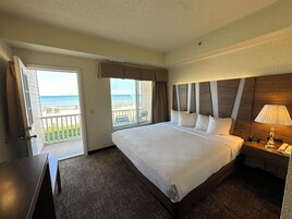 Ropa de cama hipoalergénica, escritorio y cortinas blackout 