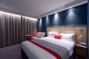 In-room safe, desk, blackout curtains, iron/ironing board - Holiday Inn Express Hotel Burnley M65 JCT10 by IHG (Burnley)