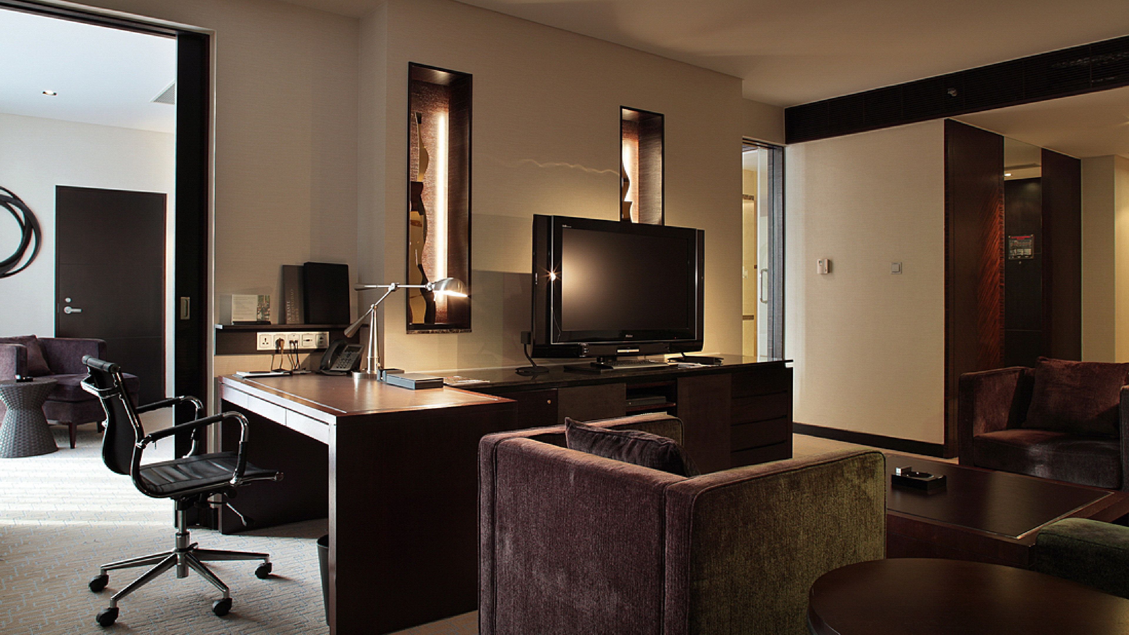 premium bedding, minibar, in-room safe, desk