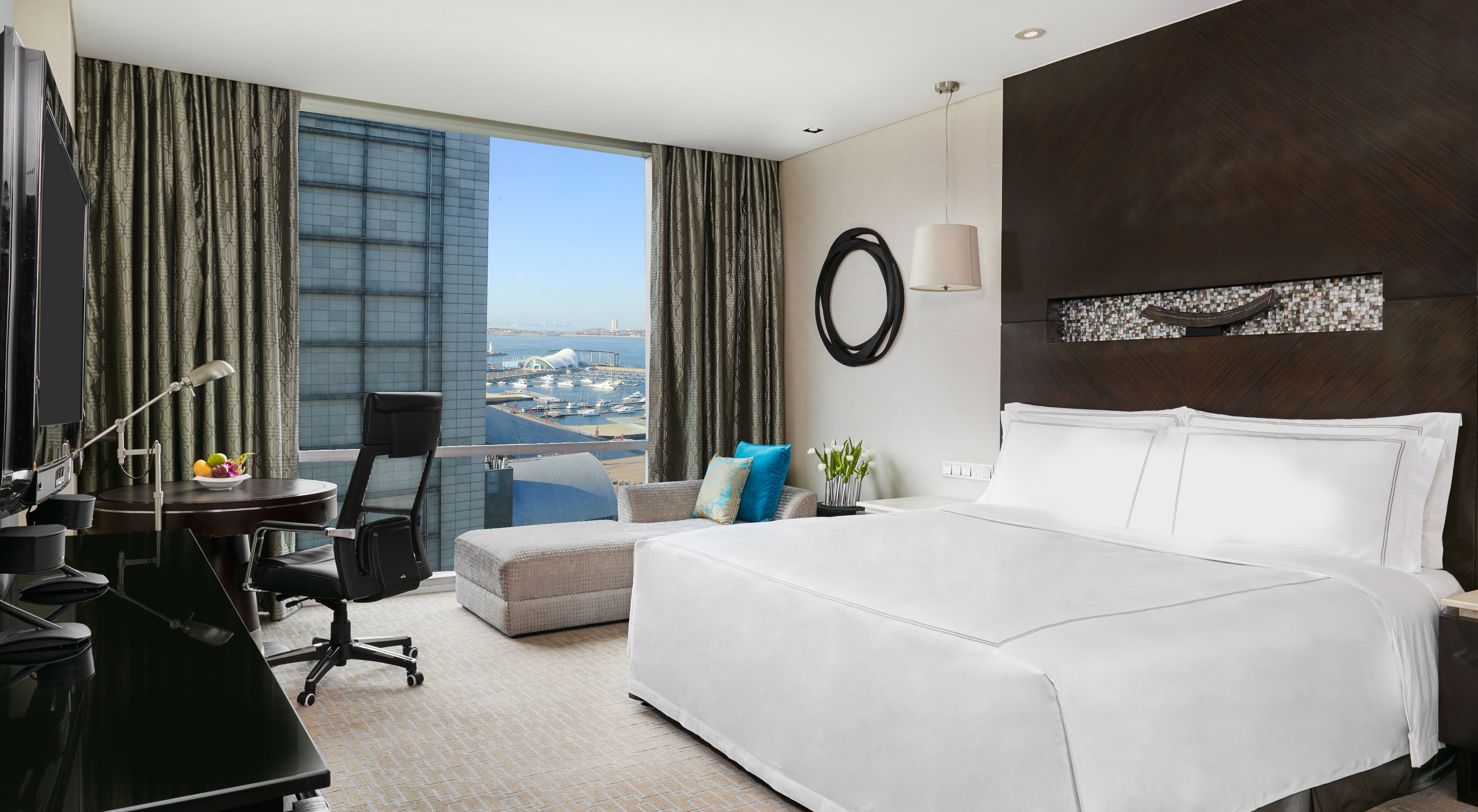 Ropa de cama de alta calidad y minibar 