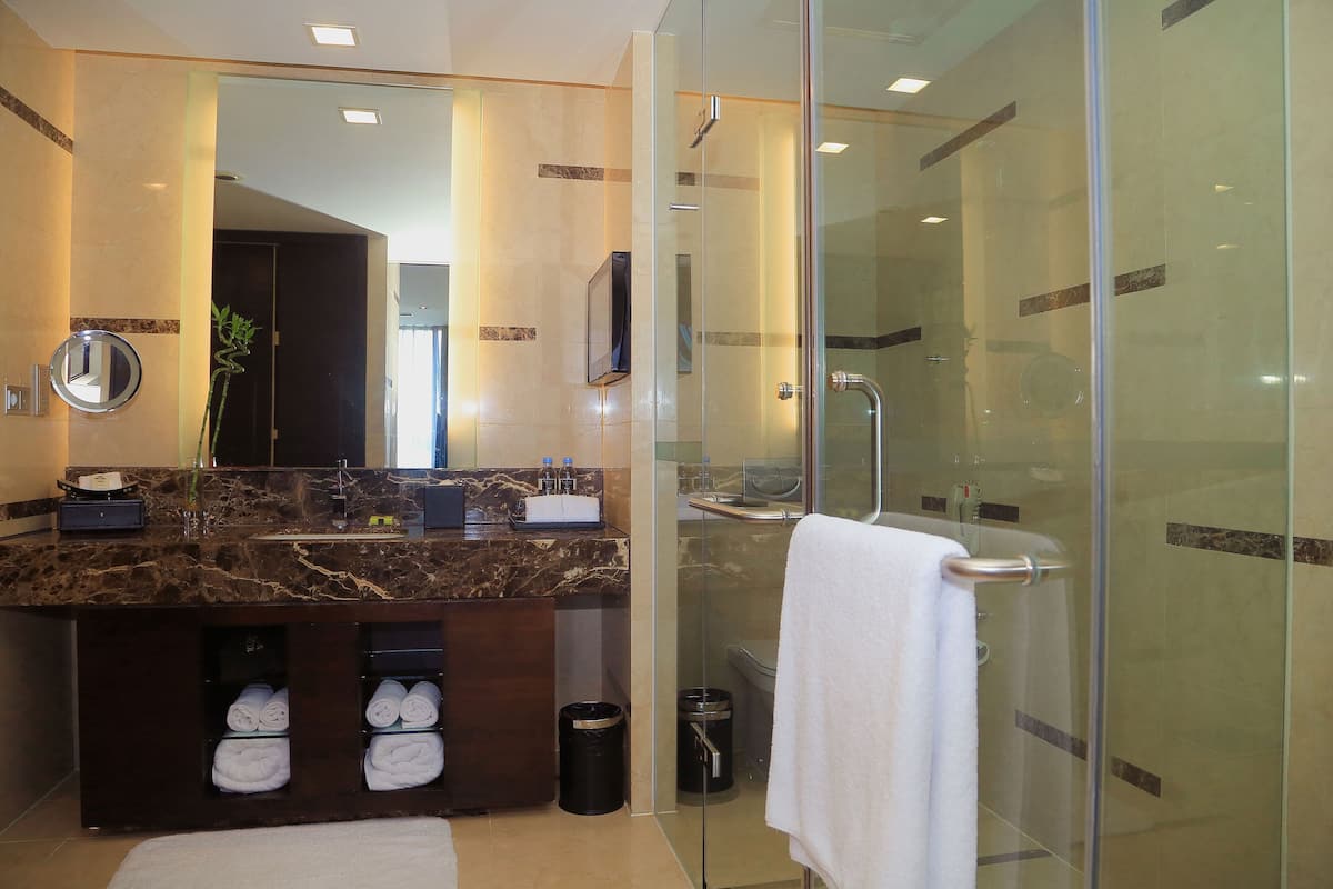 Premium bedding, minibar, in-room safe, desk