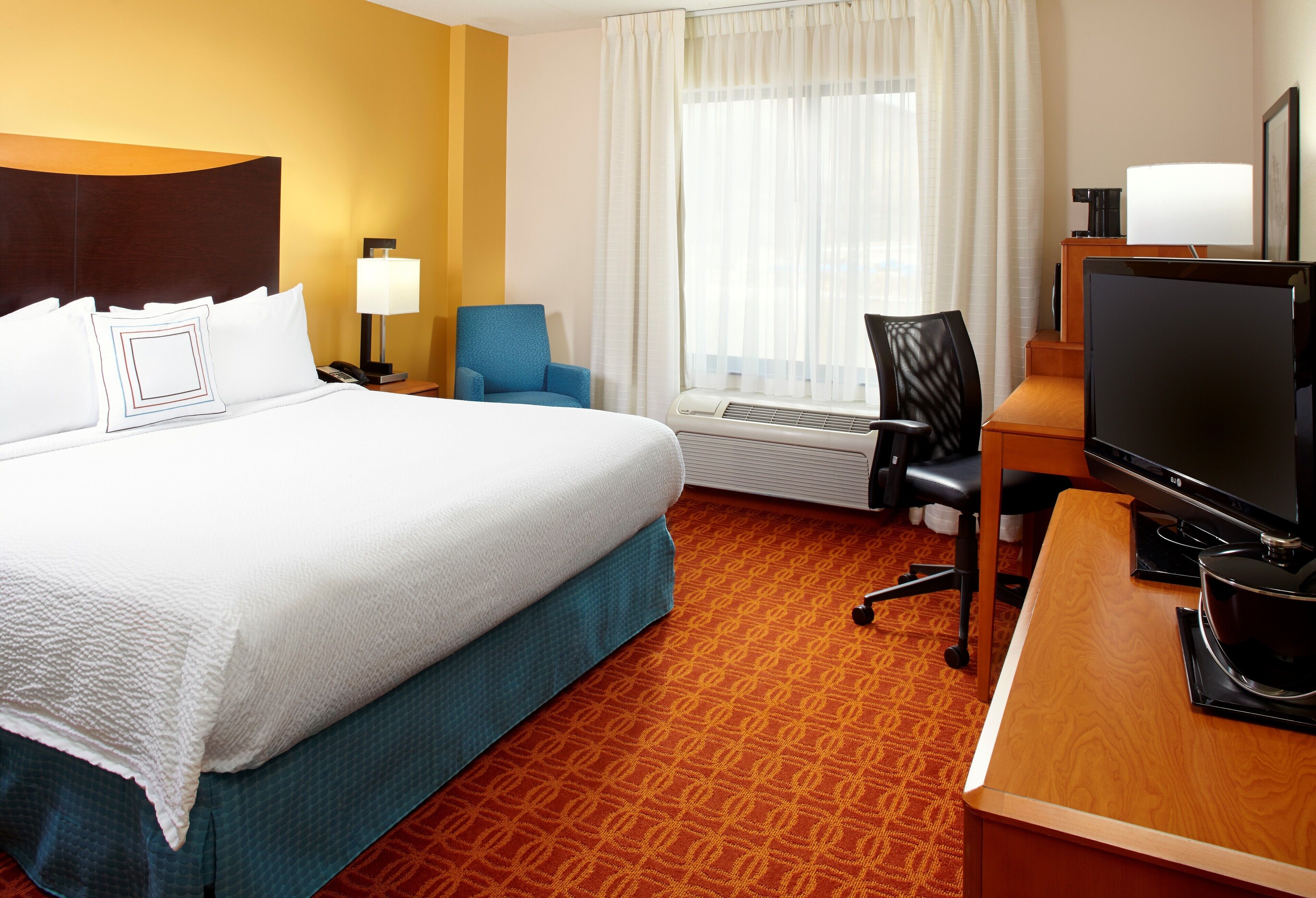 1 bedroom, hypo-allergenic bedding, pillow-top beds, in-room safe