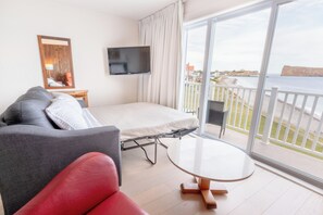 Habitación panorámica ( Rock view) | Escritorio, tabla de planchar con plancha, camas supletorias