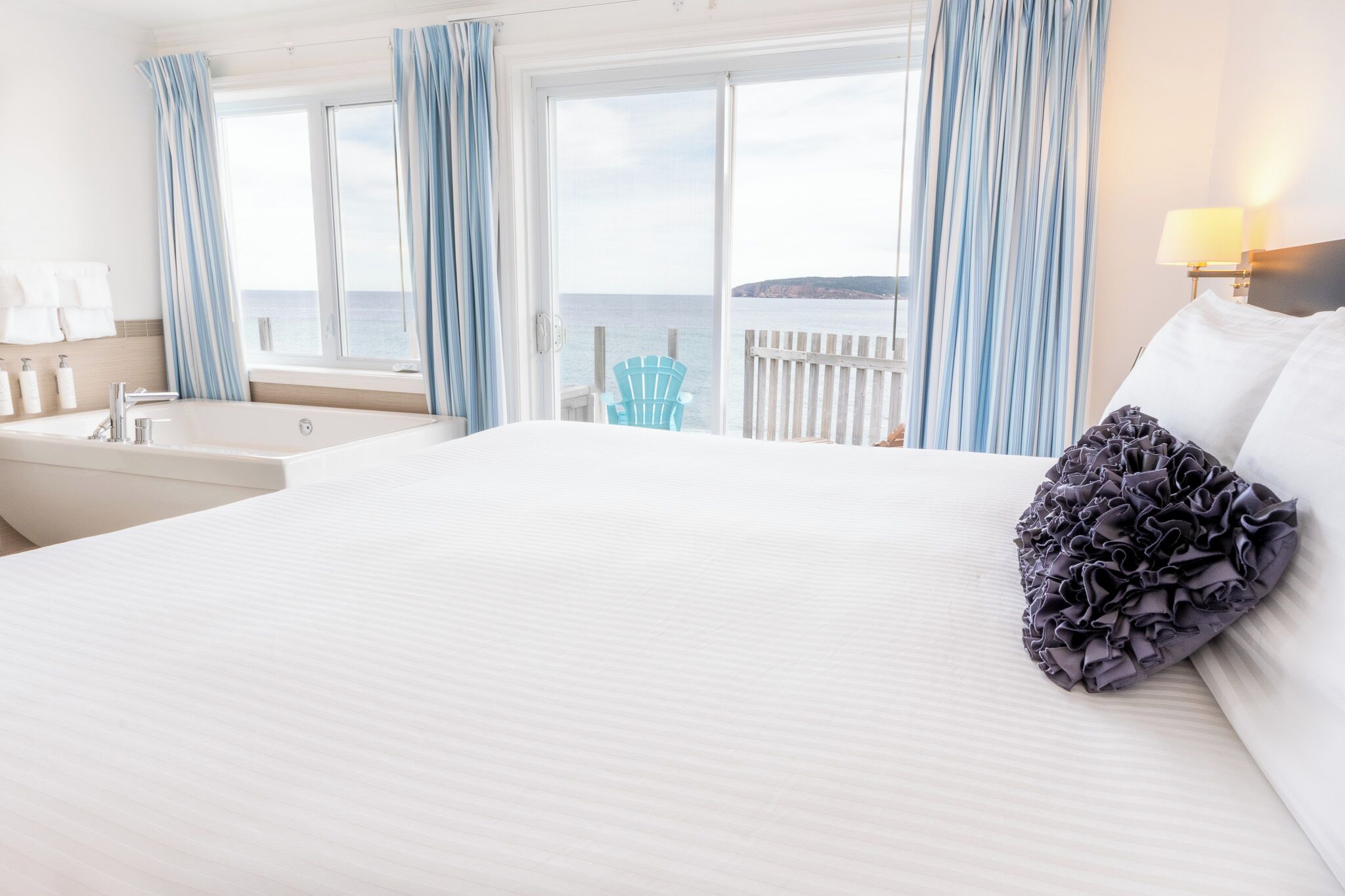 Panoramic Suite | Desk, iron/ironing board, rollaway beds, free WiFi