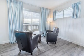 特色客房 (Bonaventure Island view) | 办公桌、熨斗/熨板、折叠床/加床（额外收费）、免费 WiFi