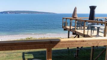 Signature Room (Bonaventure Island view) | Terrace/patio