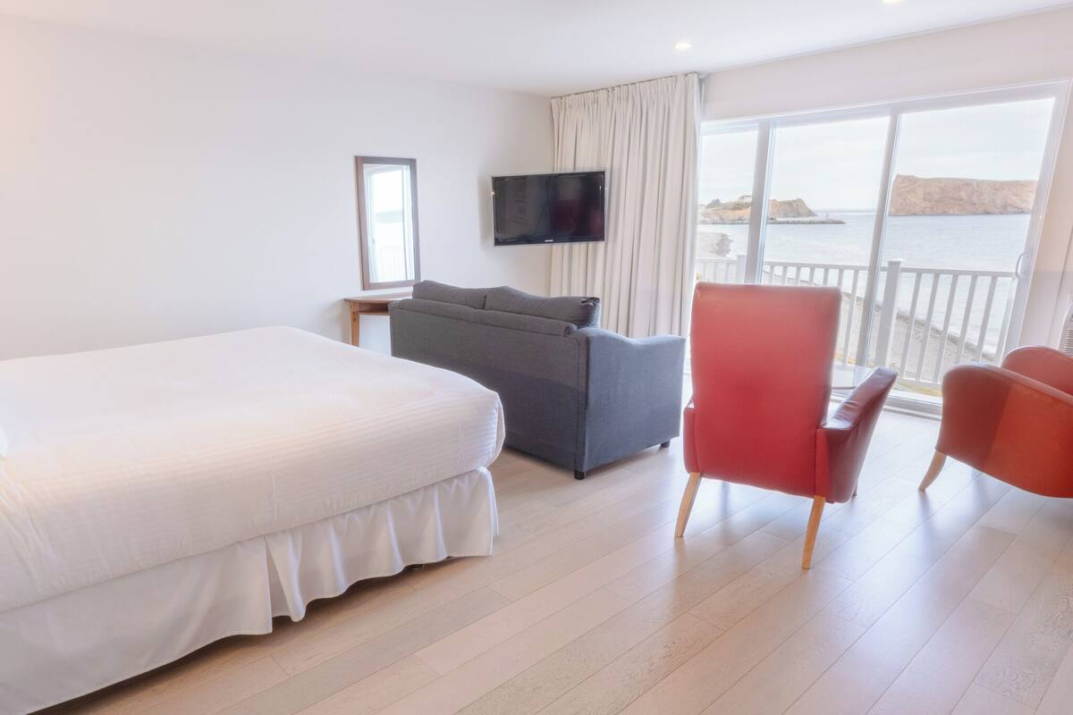Habitación panorámica ( Rock view) | Escritorio, tabla de planchar con plancha, camas extra y wifi gratis