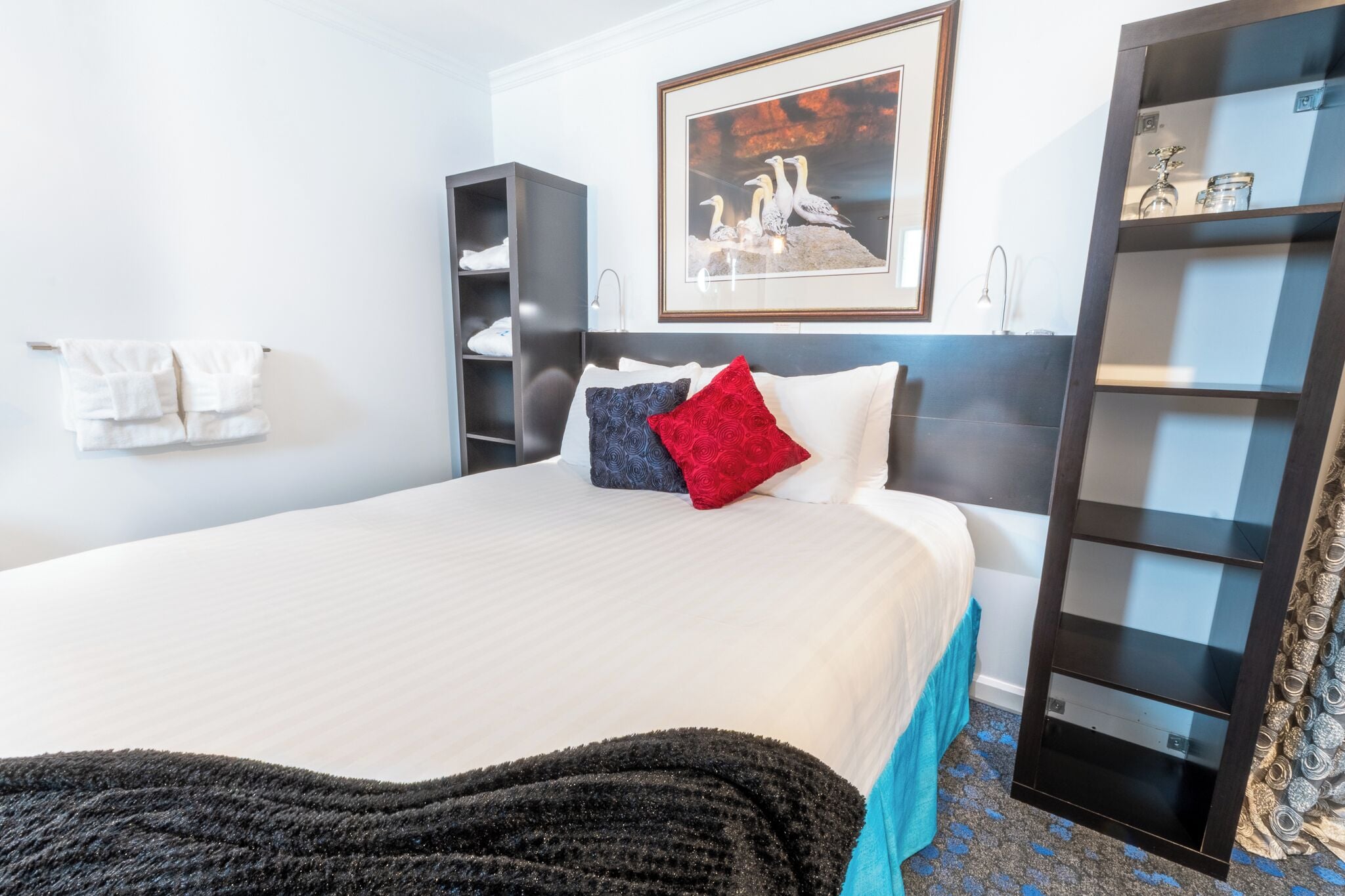 Signature Suite | Desk, iron/ironing board, rollaway beds, free WiFi