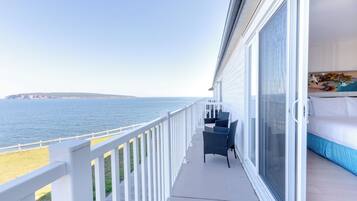 Panoramic Room ( Rock view) | Terrace/patio