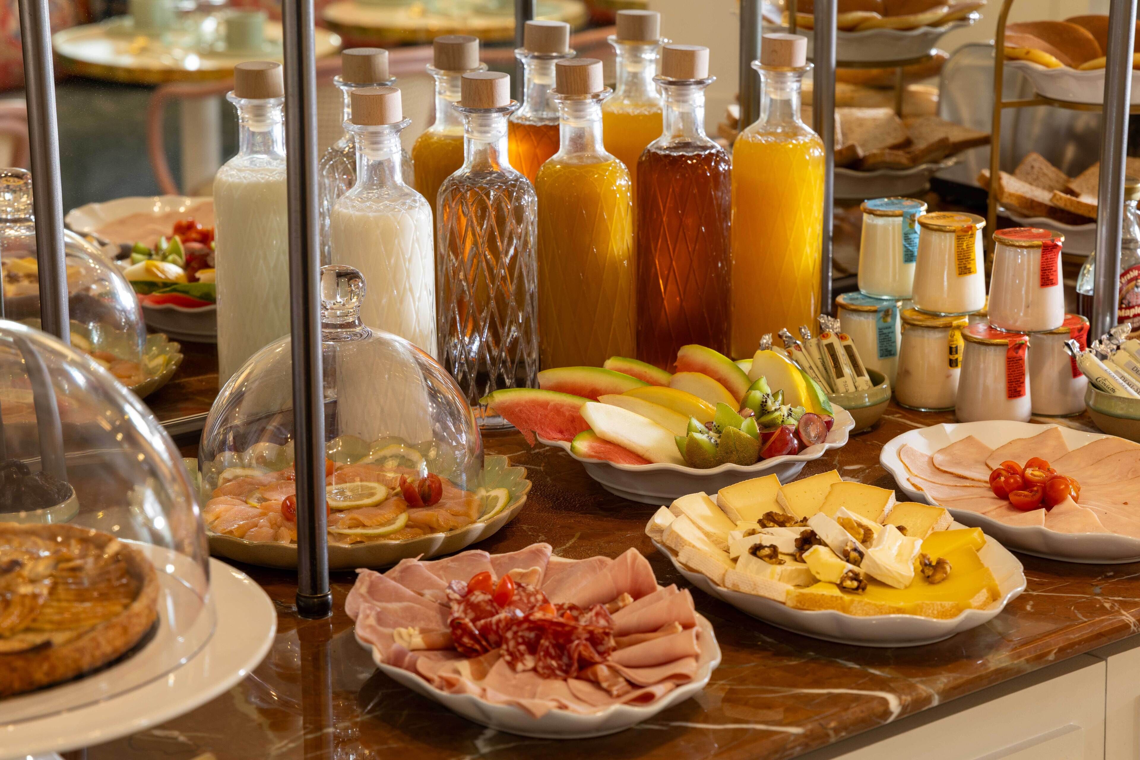 daily buffet breakfast (eur 20 per person)