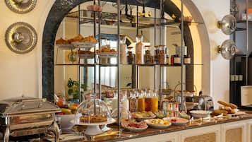 Dagelijks ontbijtbuffet (EUR 20 per persoon)