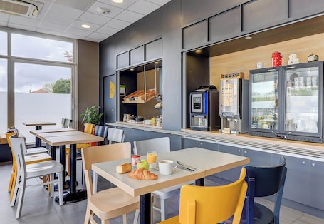 Restaurante. B&B HOTEL CHAUMONT