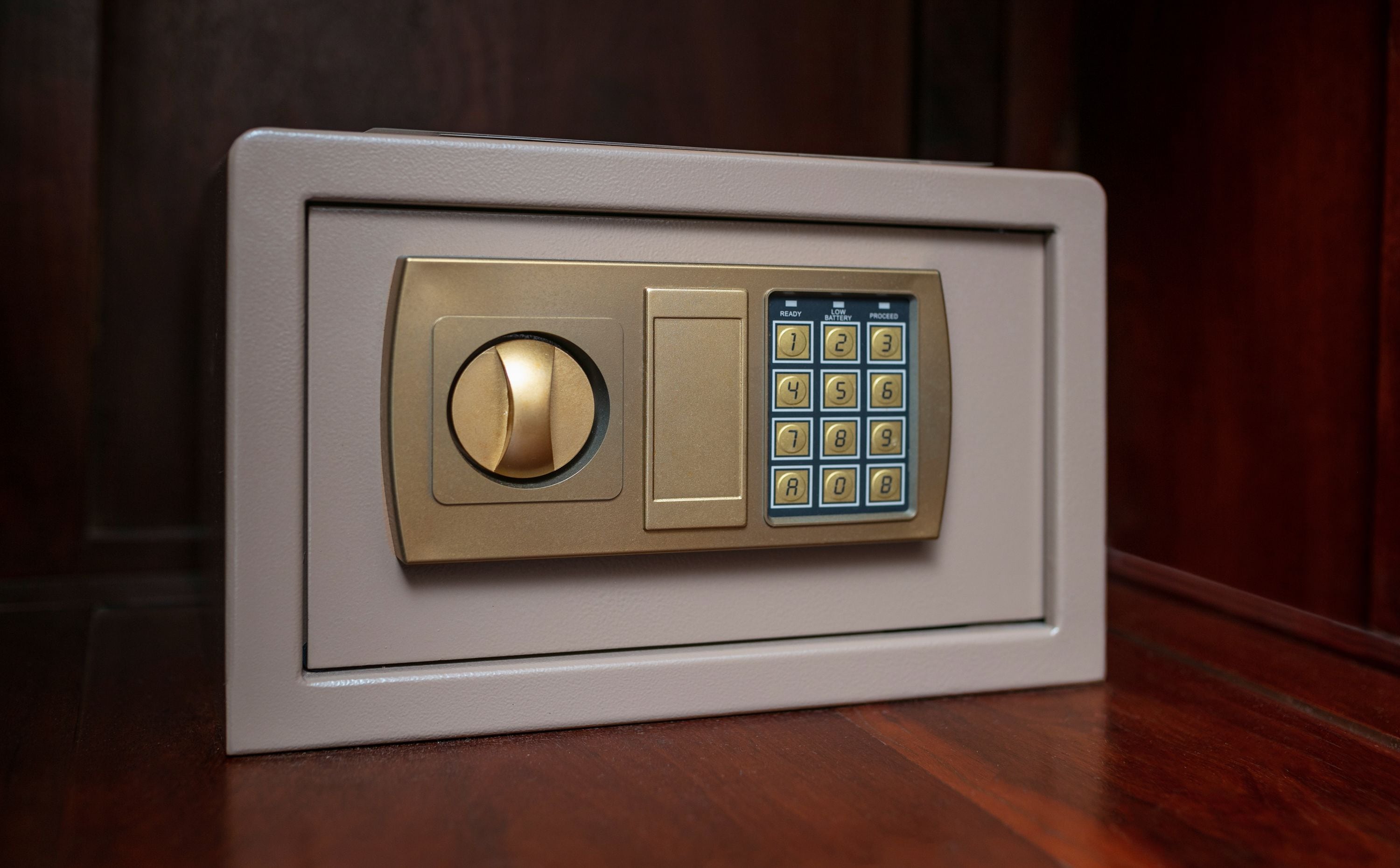 deluxe family room | 1 bedroom, premium bedding, pillow-top beds, minibar