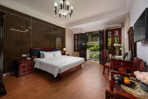 Deluxe-Doppelzimmer, 1 King-Bett | 1 Schlafzimmer, hochwertige Bettwaren, Pillowtop-Betten, Minibar