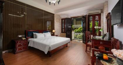 Little Diamond Hotel