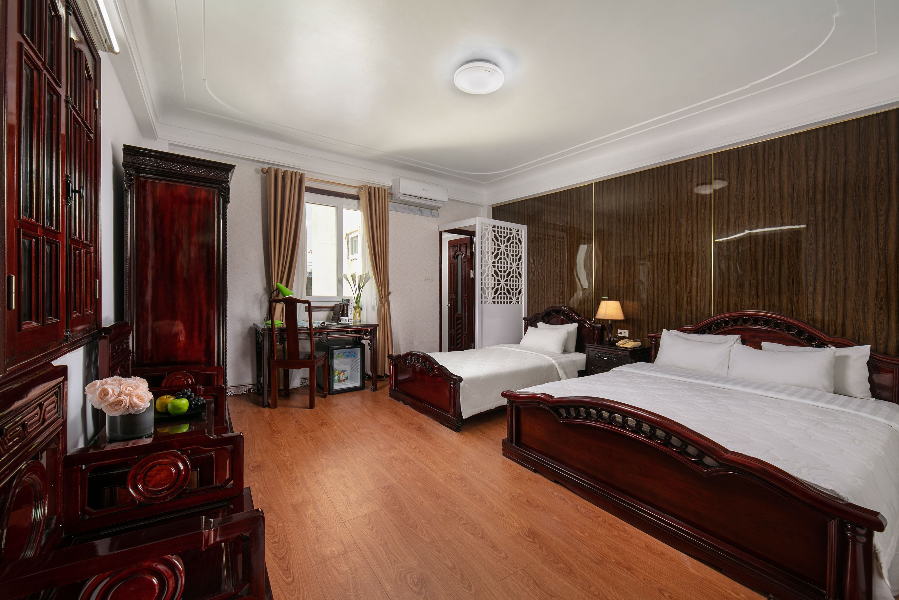 deluxe triple room | 1 bedroom, premium bedding, pillow-top beds, minibar