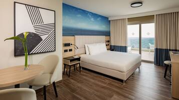 Suite – junior | Minibar, safe på rommet, skrivebord og wi-fi (inkludert)