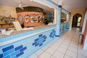 2 bars/lounges, beach bar