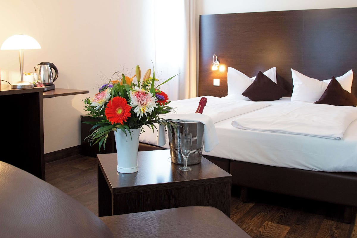 In-room safe, blackout curtains, soundproofing, free cots/infant beds