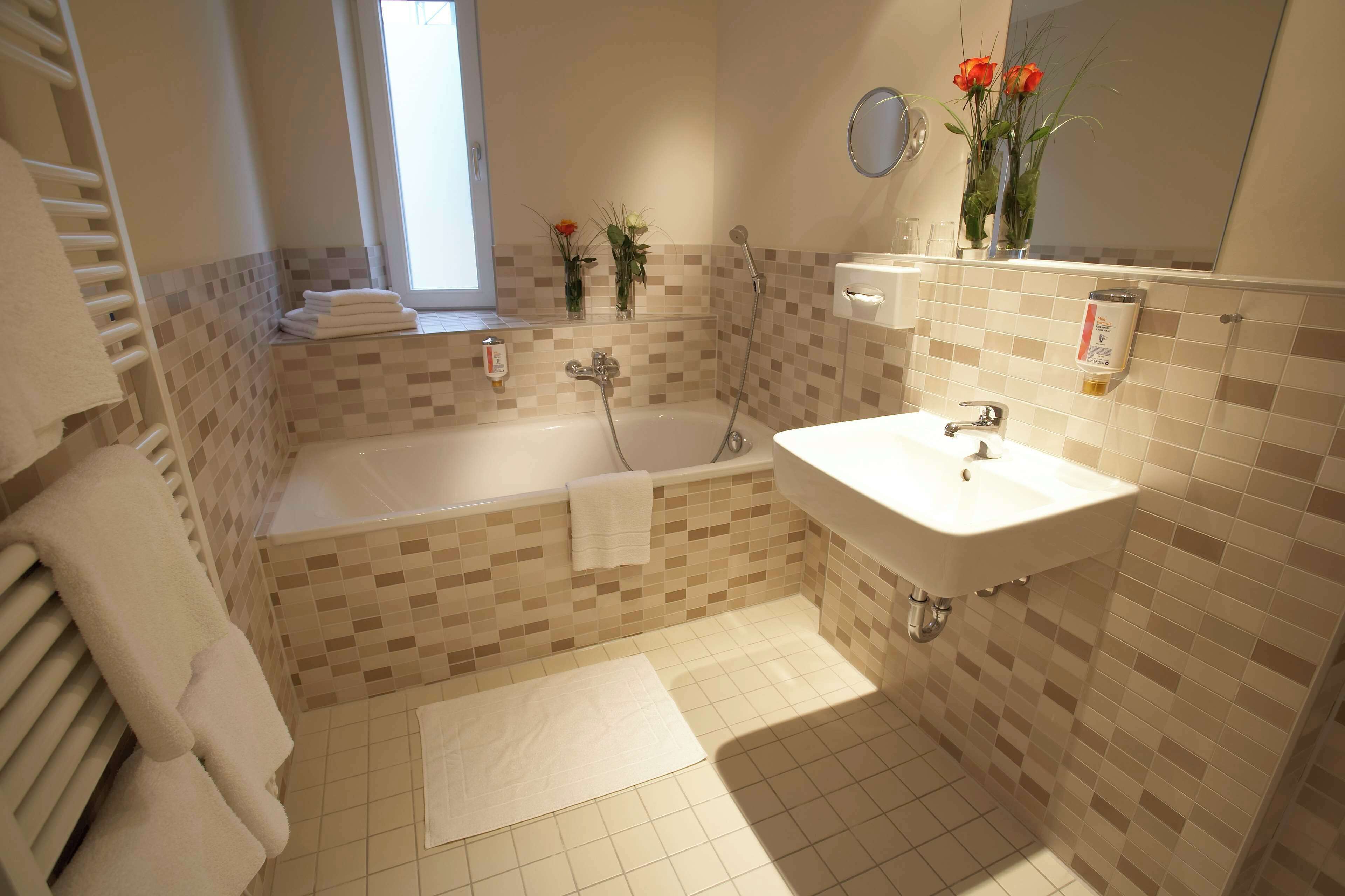 junior suite, 1 double bed | bathroom | hair dryer, towels